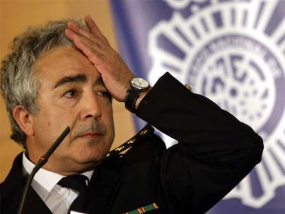 Manuel Vázquez, jefe de la Brigada de Investigación Tecnológica de la Policía Nacional, explica la operación contra la pornografía infantil.