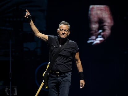 Bruce Springsteen durante su concierto en el Estadio Olímpico de Barcelona el 28 de marzo de 2023.