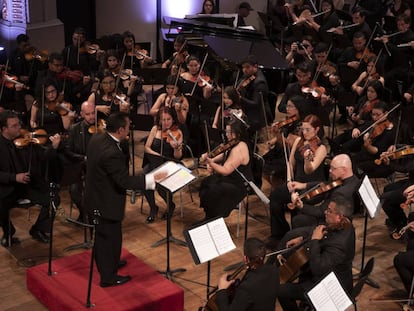 La Sinfónica Migrante en su segundo concierto en el Teatro Municipal de Lima.