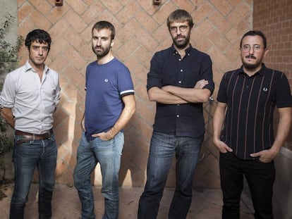 Los integrantes del grupo musical barcelonés Manel.