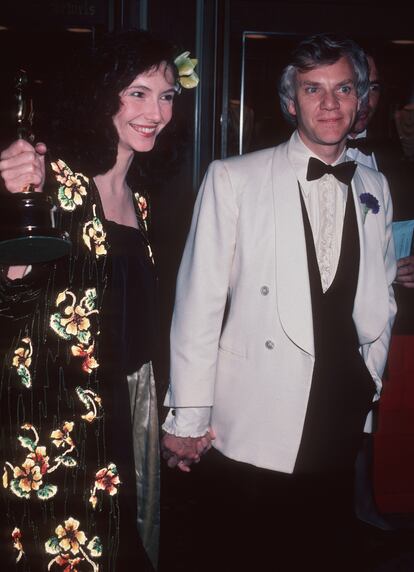 Los actores Mary Steenburgen y Malcolm McDowell en una fiesta tras los Oscar de 1981, en los que ella ganó como Mejor actriz de reparto por 'Melvin y Howard'.