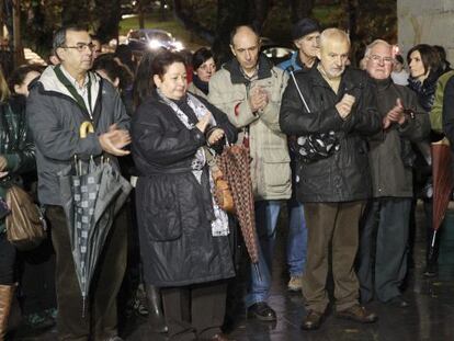 Asistentes a la concentración celebrada en Galdakao en recuerdo de Hodei Egiluz.