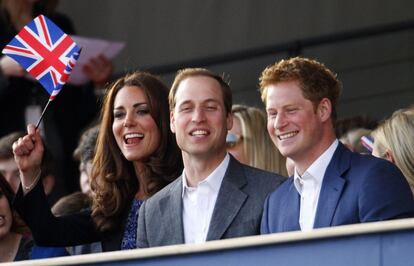 Los duques de Cambridge y el príncipe Harry.