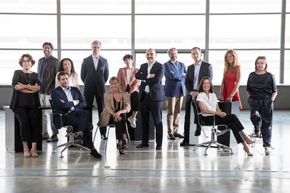 The members of the PRISA Media management board and the editors-in-chief of the group's media outlets, pictured last week in Madrid. From left: Montserrat Domínguez (editor-in-chief of Cadena SER), Vicente Jiménez (editor-in-chief of As), general managers José Gutiérrez (Digital and Technology), Marta Bretos (Human Resources and Talent), Ignacio Soto (La SER, Los40 and Cadena Dial), Vanessa Hernández (Operations) and María Jesús Espinosa de los Monteros (Audio); the executive chairperson of the group, Carlos Núñez, CEOs Juan Cantón (EL PAÍS, ‘As,’ ‘Cinco Días‘ and El HuffPost), Javier Muñoz (Legal) and Marisa Manzano (Commercial), Pilar Gil (head of the Chairperson's Office) and Pepa Bueno (editor-in-chief of EL PAÍS).