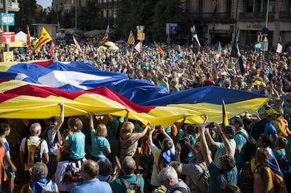 La manifestación de la Diada entre Gran Via y Rambla Catalunya.