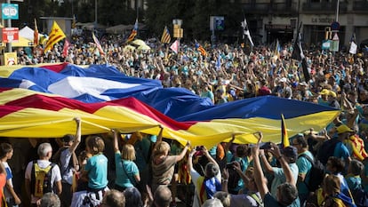 La manifestación de la Diada entre Gran Via y Rambla Catalunya.