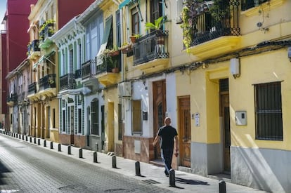 Una calle del poblado marítimo de El Cabanyal.