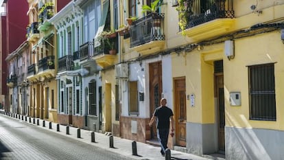 Una calle del poblado marítimo de El Cabanyal.