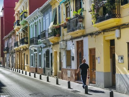 Una calle del poblado marítimo de El Cabanyal.