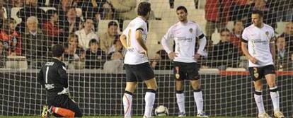 César, Baraja, Albiol y Marchena (de izquierda a derecha), el pasado domingo tras uno de los goles del triunfo del Valladolid en Mestalla.