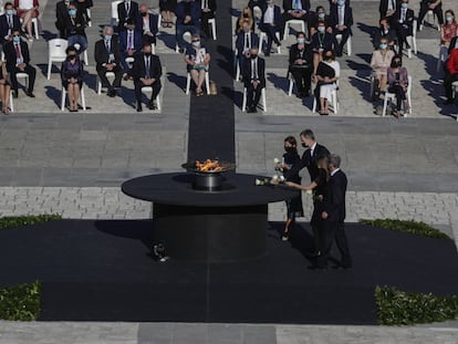 El homenaje de Estado a las víctimas de la pandemia, en imágenes