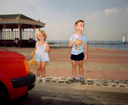 Imagen perteneciente a ‘Martin Parr and The Anonymous Project by Lee Schulman’. New Brighton. Inglaterra.  De la serie ‘The Last Resort’. (1983-1985).