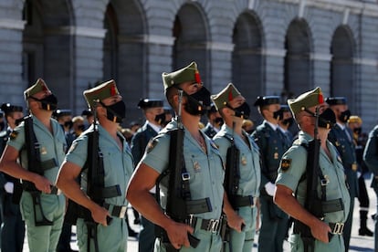 Los miembros de la Legión en el desfile terrestre por el 12 de octubre.