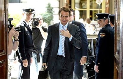 Zapatero, a su llegada al Congreso.
