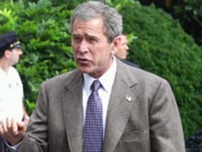 El presidente Bush, durante una inprovisada rueda de prensa.