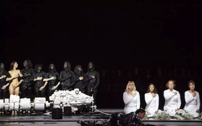 Imagen del montaje de 'Moisés y Aarón' en la Ópera Nacional de París.