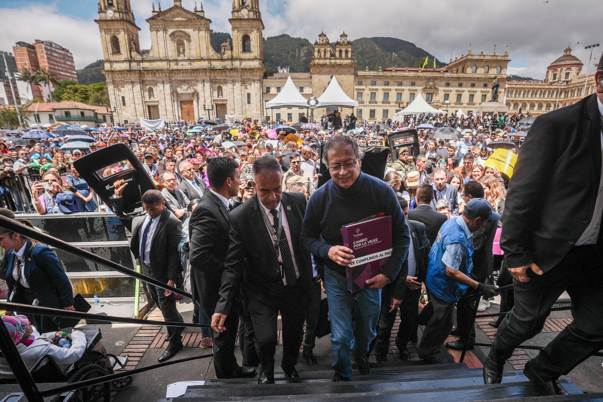 Emergencias económicas, fondos de pensiones y retención en la fuente: el inventario billonario que el Gobierno de Petro no ha podido cobrar