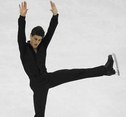 Este español es un ejemplo de cómo los deportistas jóvenes no quieren esperar a retirarse para salir del armario. Tras participar en los mundiales de patinaje y en Sochi, Raya publicó una foto con su novio en Instagram declarándose “la persona más afortunada del mundo”. La naturalidad con la que Javier habló de su vida privada hizo que la repercusión mediática no se centrase en su homosexualidad, sino en el hecho de que tuviera pareja.