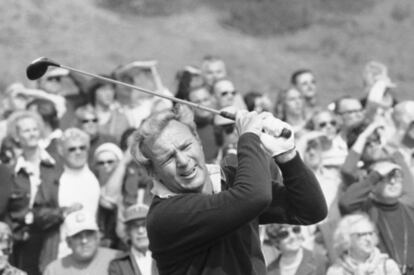 Arnold Palmer en 1976 durante el inicio del torneo Glenn Campbell, en Los Ángeles (EE.UU).