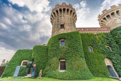 Exterior del castillo de Peralada (Girona). 