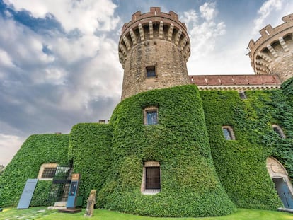 Exterior del castillo de Peralada (Girona). 