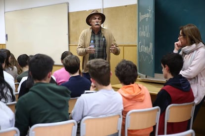 Eudald Carbonell en el colegio barcelonés L'Horitzó.