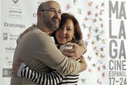 Javier Cámara y Carmen Machi durante la presentación de 'Qué se mueran los feos' en Málaga.