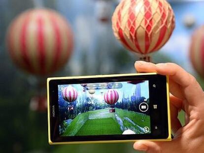 El móvil perdió 102.213 líneas en octubre