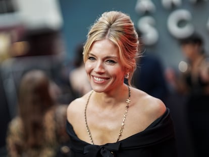 Sienna Miller, en el estreno de la serie de Netflix 'Anatomía de un escándalo', el 14 de abril de 2022 en Londres.