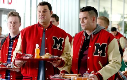 Mark Salling, a la derecha, en una imagen de la sexta temporada de 'Glee'.