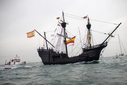 Réplica del barco que navegó el capitán Fernando de Magallanes hace 500 años, y que ahora llega al sur de Chile para conmemorar el quinto centenario de la expedición.
