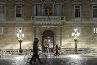 A yellow ribbon outside the regional government building in Barcelona.