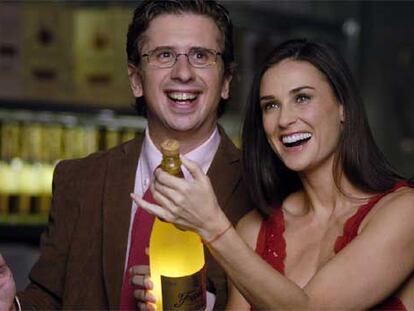 Gabino Diego y Demi Moore, protagonizan el anuncio de Freixenet