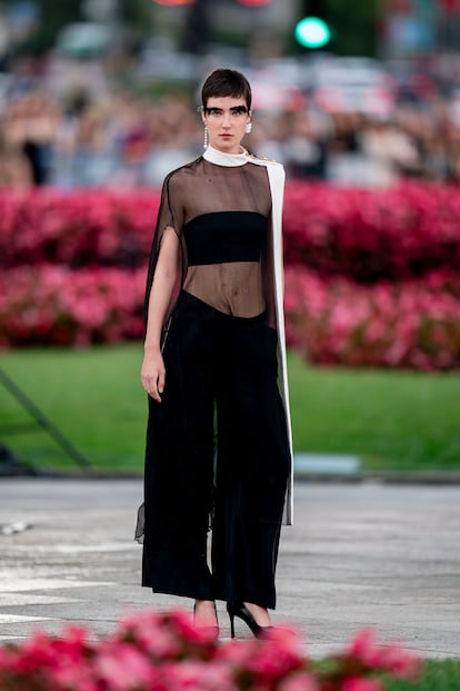 Madrid Es Moda Opens Madrid Fashion Week With A Fashion Show In Puerta De Alcala