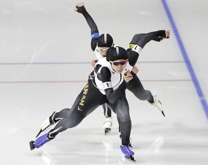 El equipo de medallistas de oro liderado por Miho Takagi, en la final por equipos de patinaje de velocidad, el 21 de febrero.