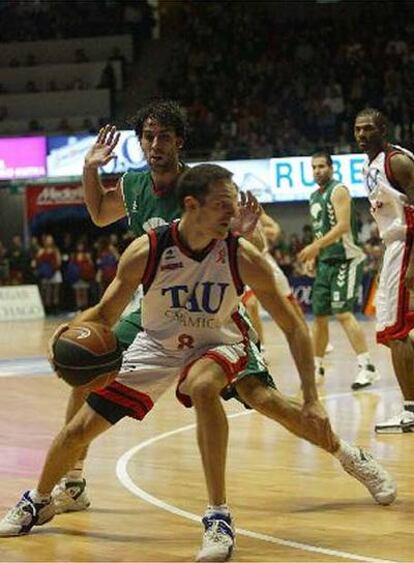 El Tau no falla en defensa
