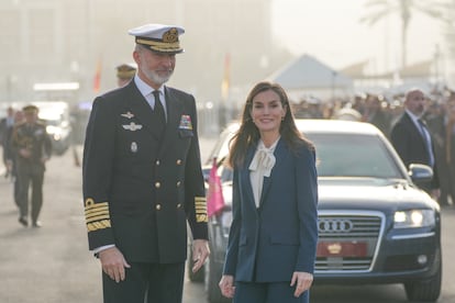 Los Reyes Felipe VI y Letizia Ortiz se despiden de su hija Leonor.