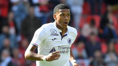 Todibo, en un partido con el Toulouse.