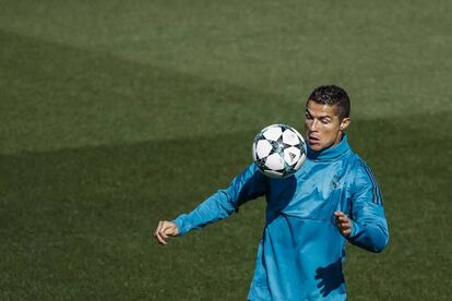 Cristiano Ronaldo, en el &uacute;ltimo entrenamiento previo al partido contra el Apoel.