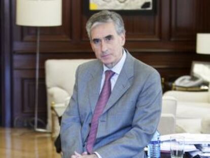 El ministro de la Presidencia, Ramón Jáuregui, en La Moncloa.