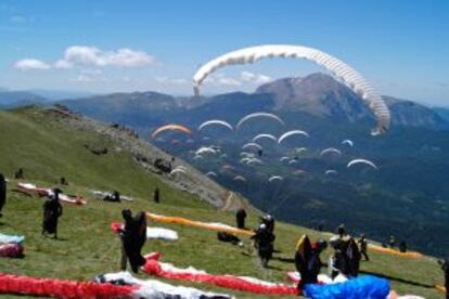 Parapente en el valle de Benasque, en Huesca.