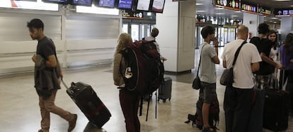 Viajeros en el aeropuerto Adolfo Suárez Madrid-Barajas.