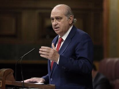 El ministro del Interior, Jorge Fernández Díaz, durante su intervención en el Congreso.