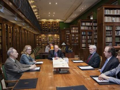 Acto de entrega del nuevo diccionario en la sala D&aacute;maso Alonso de la RAE.