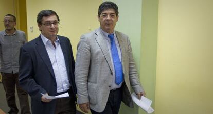 José Luis Centella y Diego Valderas, antes de pedir a sus socios de Gobierno el aplazamiento del plan de ajuste.