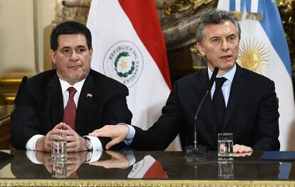 Los expresidentes de Paraguay y de Argentina, Horacio Cartes y Mauricio Macri, en Buenos Aires