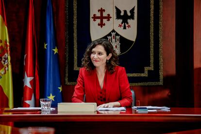 La presidenta de la Comunidad de Madrid, Isabel Díaz Ayuso, preside la reunión del Consejo de Gobierno, en el Ayuntamiento de Alcobendas, a 11 de enero de 2023.