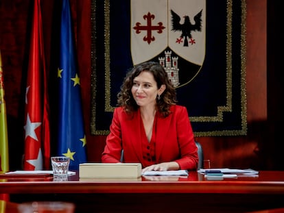 La presidenta de la Comunidad de Madrid, Isabel Díaz Ayuso, preside la reunión del Consejo de Gobierno, en el Ayuntamiento de Alcobendas, a 11 de enero de 2023.