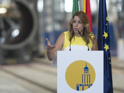 Susana Díaz, este miércoles en el Puerto de Sevilla.