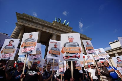 Manifestantes durante una protesta contra las medidas para controlar el coronavirus, en Berlín, a finales de agosto.